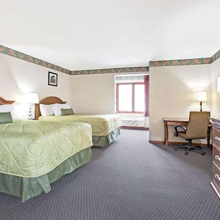 Ramada By Wyndham Flemington Otel Dış mekan fotoğraf