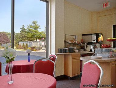 Ramada By Wyndham Flemington Otel Restoran fotoğraf