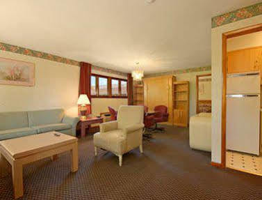 Ramada By Wyndham Flemington Otel Dış mekan fotoğraf